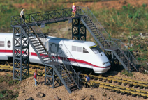 PIKO 62032 "Neustadt" Railway Footbridge