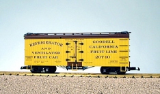 USA Trains R16298 Goodell CA Fruit Line - Yellow/Boxcar Red