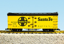 USA Trains R16049 Santa Fe Reefer Yellow/Black