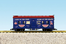 USA TRAINS R18304A Land of the Free Patriotic Bunk Car, Blue/Red