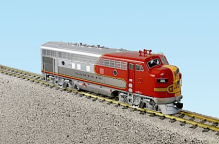 USA Trains R22382 Santa Fe Warbonnet F-7 A Unit w/Lights and Smoke - Chrome